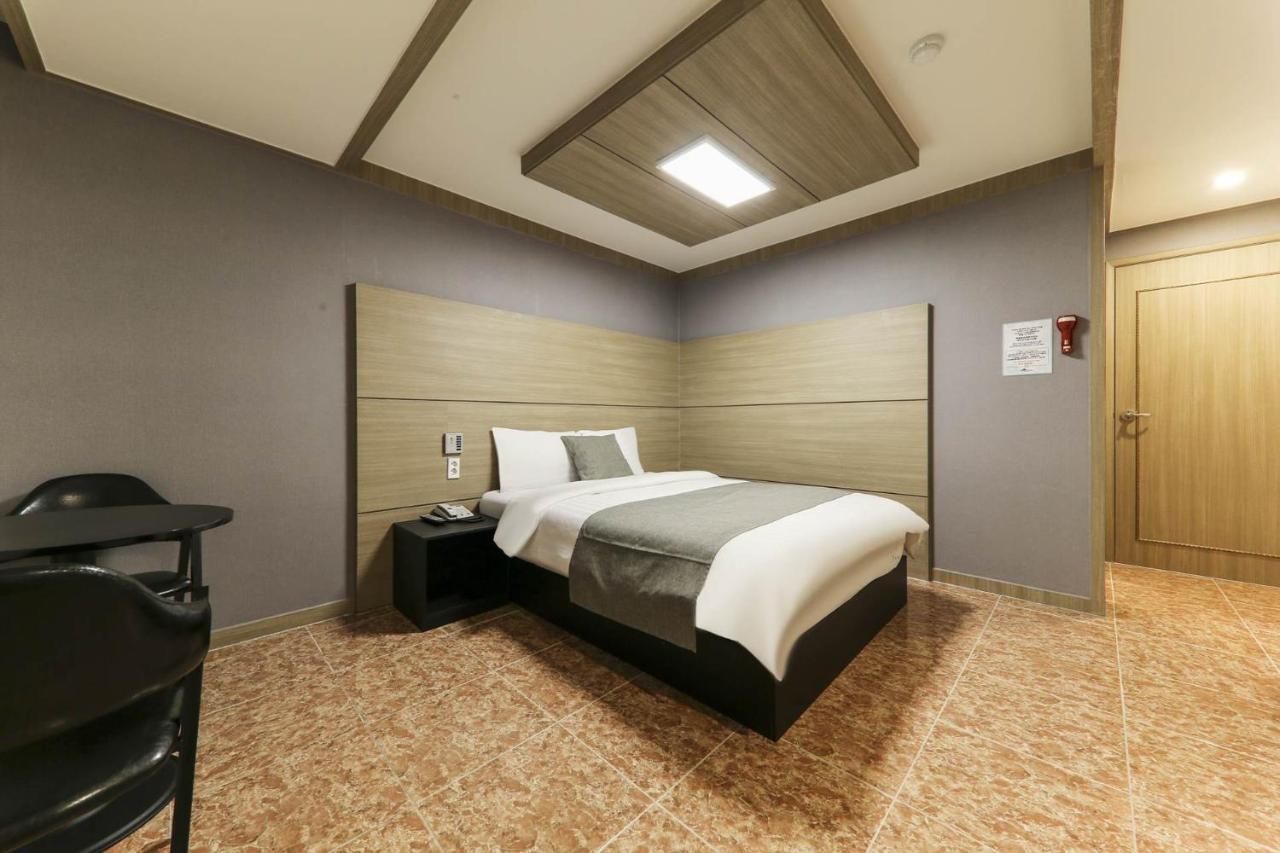 Major Hotel Чеджудо Экстерьер фото