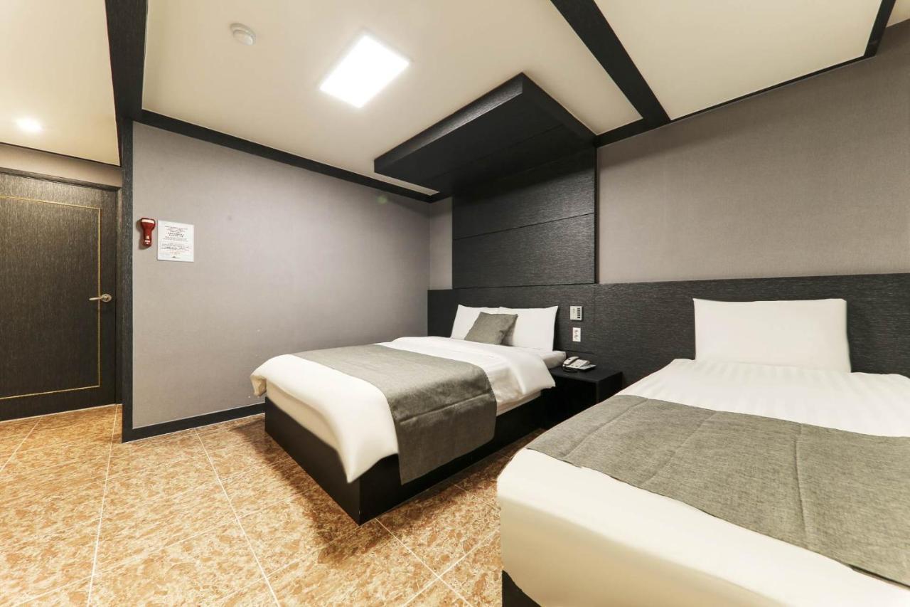 Major Hotel Чеджудо Экстерьер фото