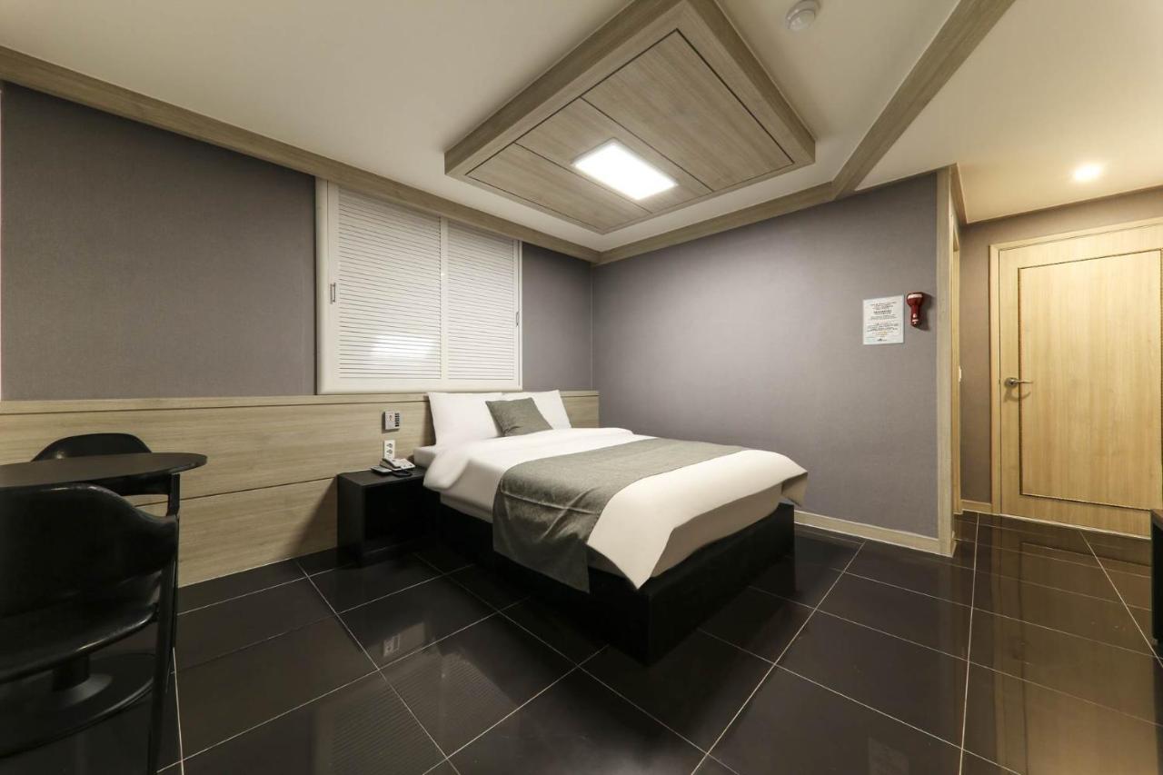 Major Hotel Чеджудо Экстерьер фото