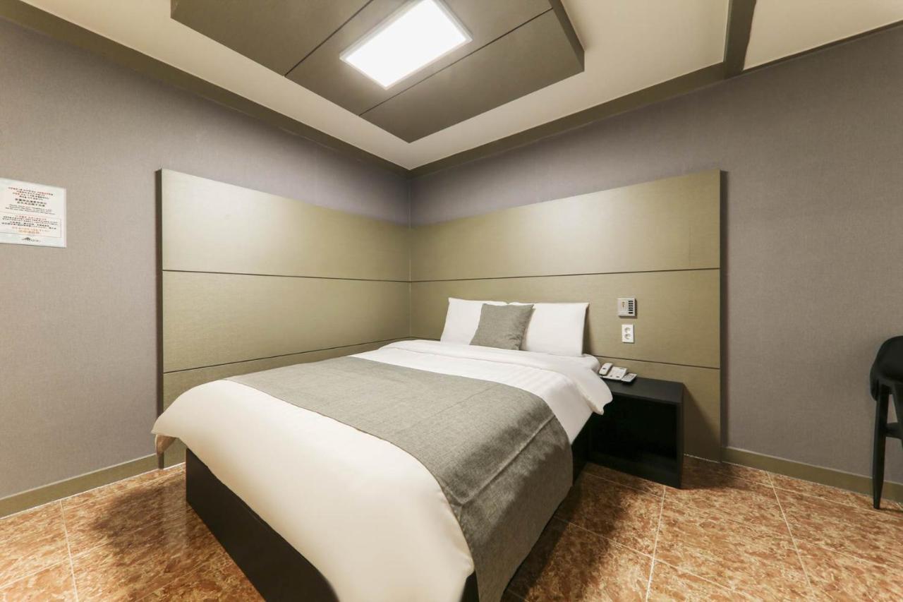 Major Hotel Чеджудо Экстерьер фото